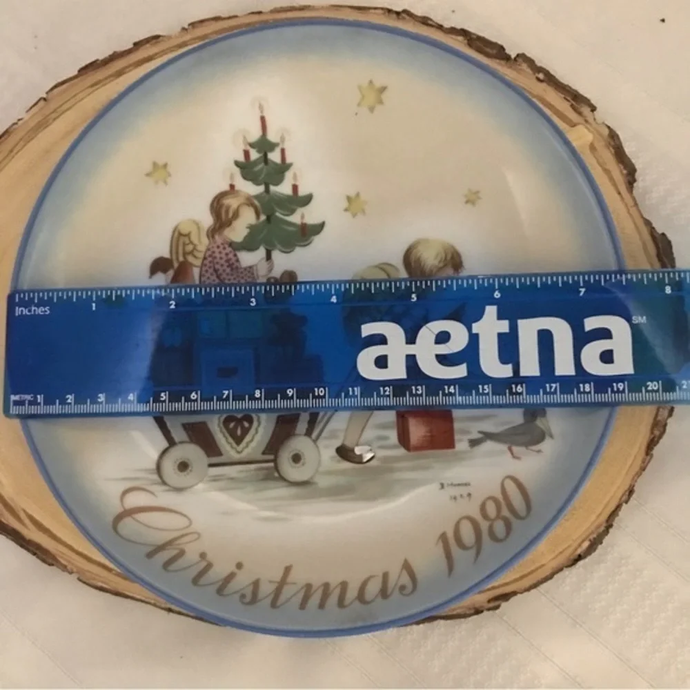 Parade into England 1980 Christmas Plate A Child's Dream Of Toy Land‎